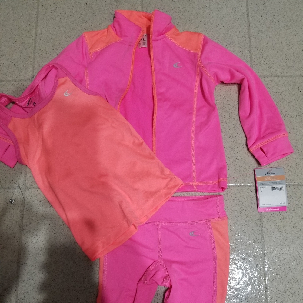 NWT Carter's 3 piece jogging suit. Sz 2T